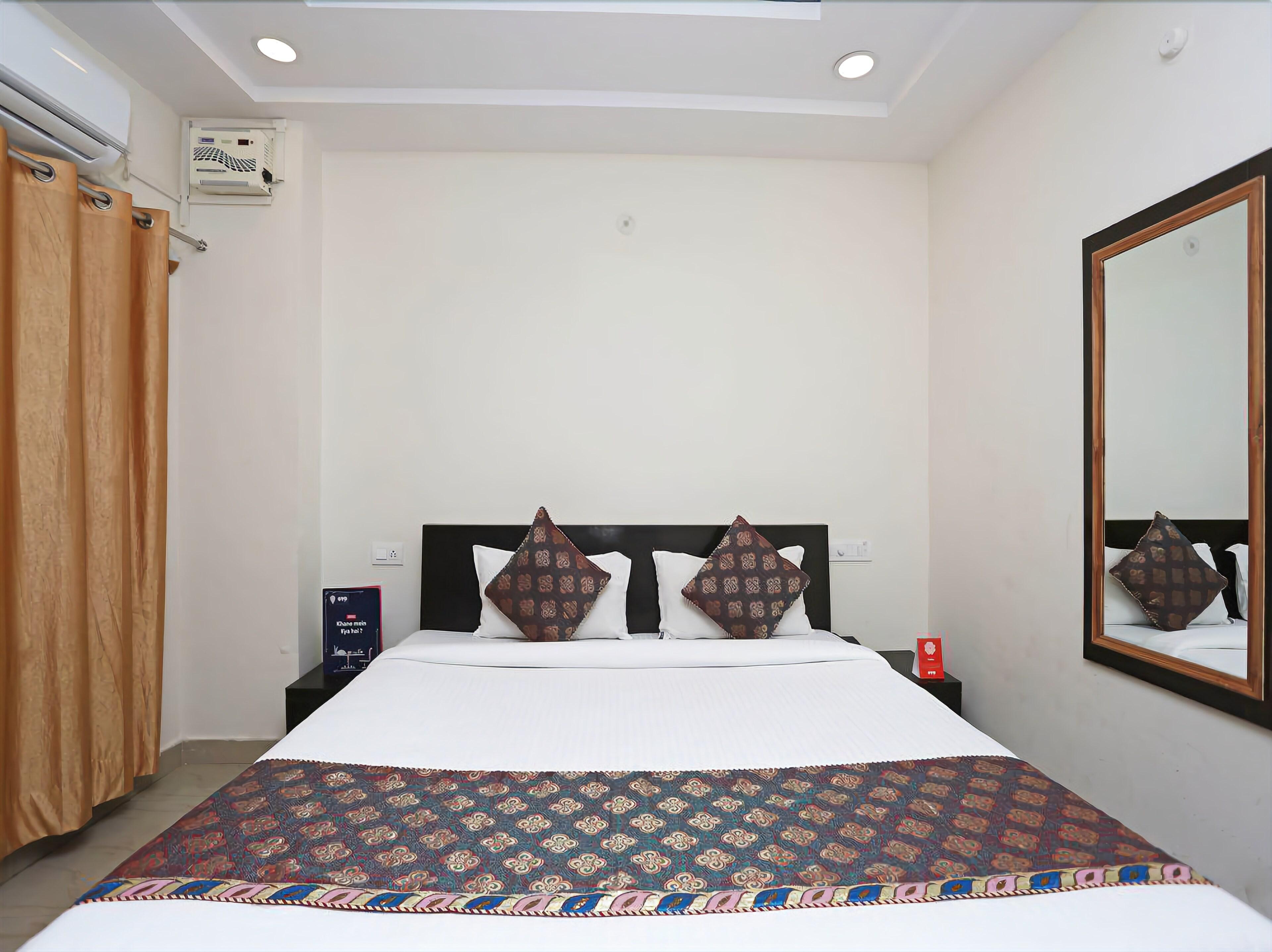 Hotel Sahu Near Kashi Vishwanath Temple Gate — Photos 2