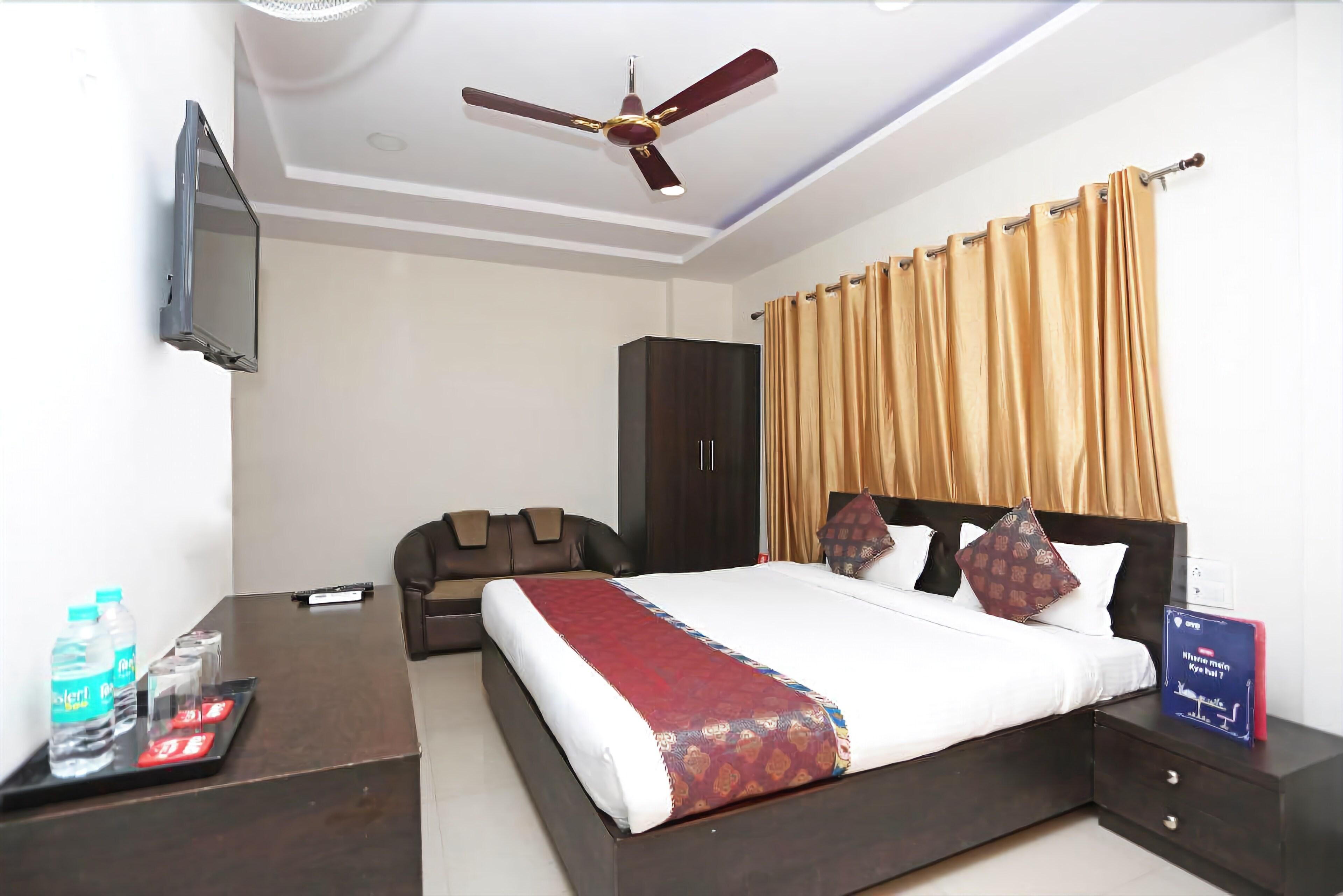 Hotel Sahu Near Kashi Vishwanath Temple Gate, Varanasi